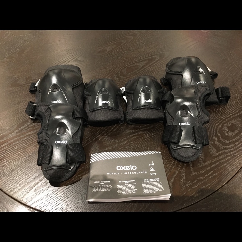 Oxelo protective pads.  XS/6-10 years.  Like new!